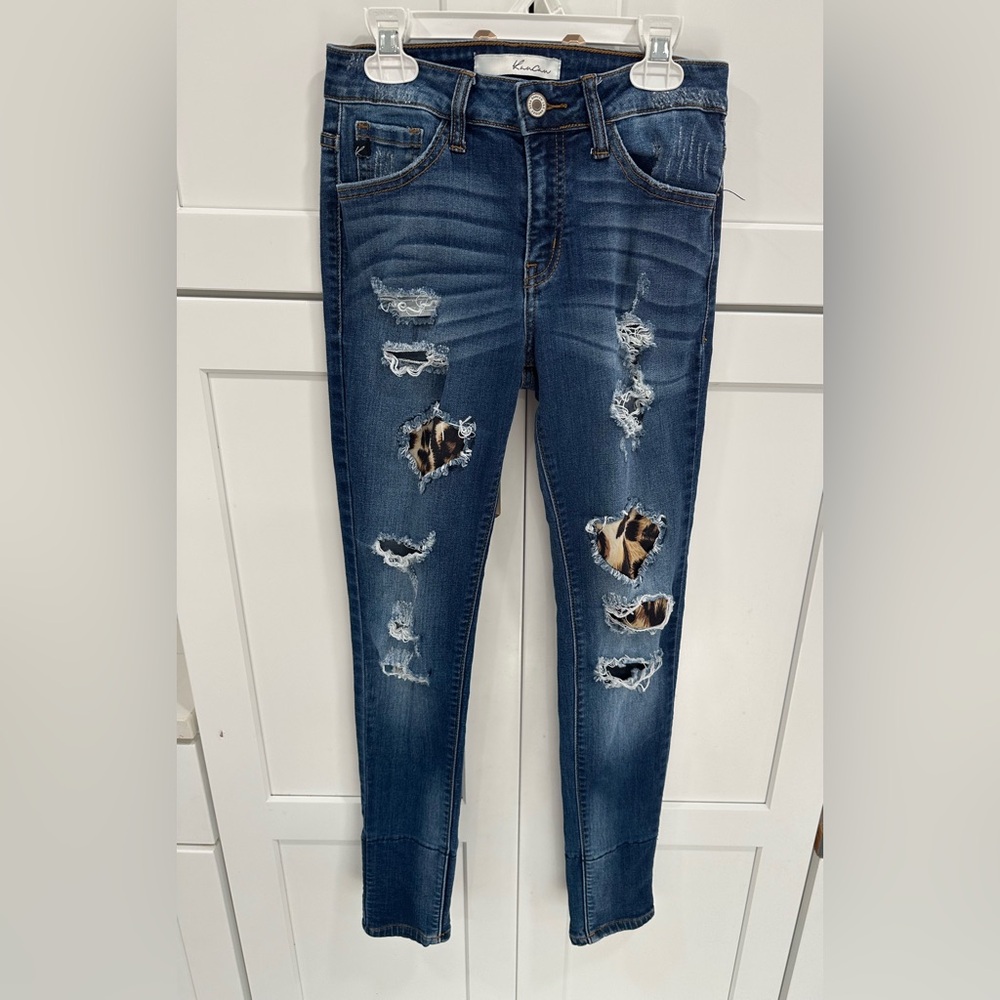 KanCan Vienna Leopard Print Rolled Hem Blueโ Jeans 3